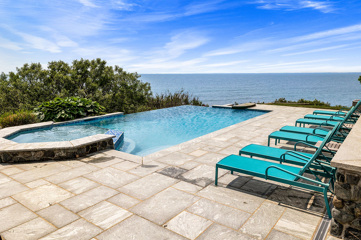 Infinity pool