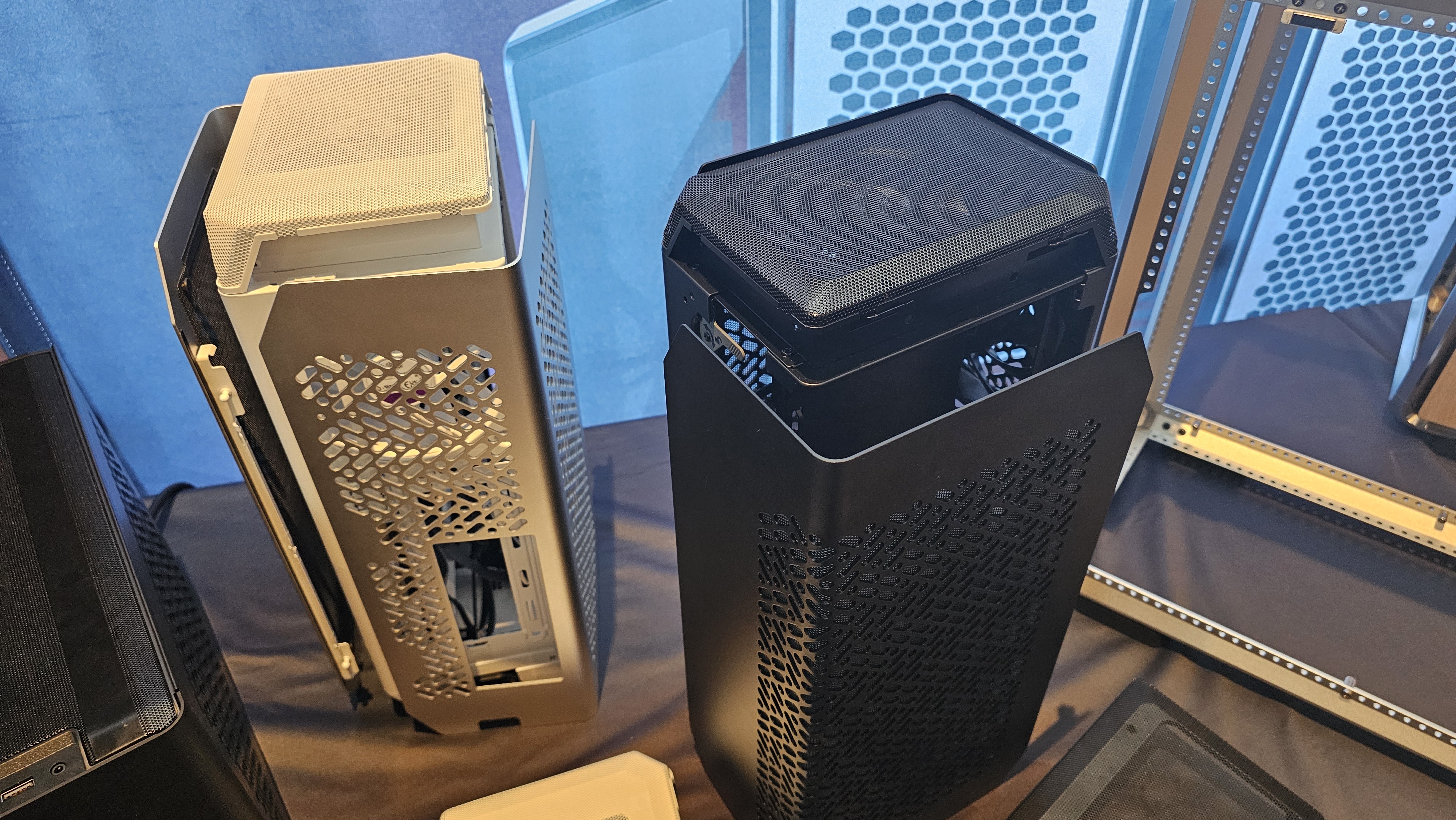 Cooler Master MasterFrame PC Cases