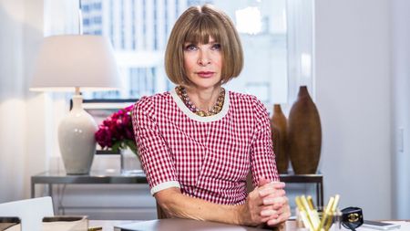 anna wintour in her office