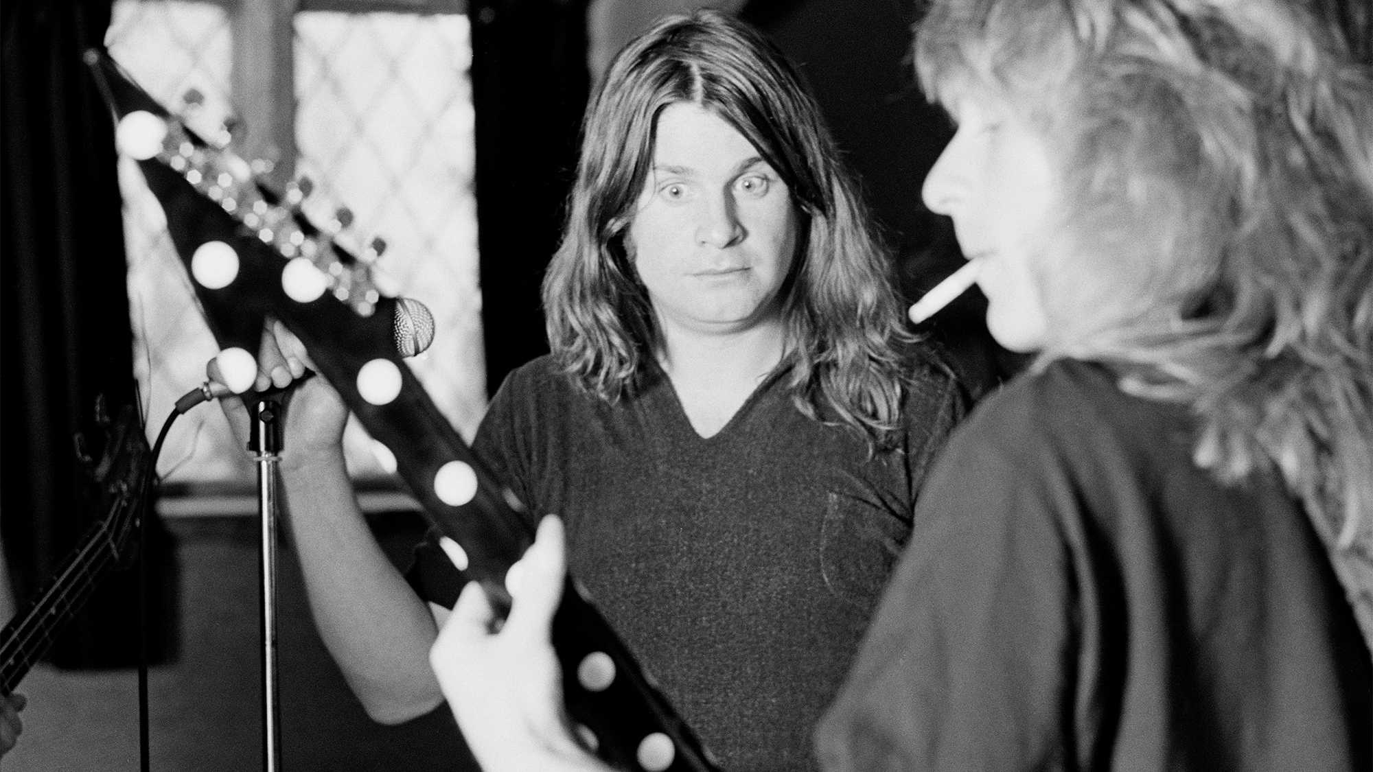 Ozzy Osbourne records the 'Blizzard of Ozz' album with guitarist Randy Rhoads (1956-1982) at Ridge Farm Studio in West Sussex, England in May 1980..