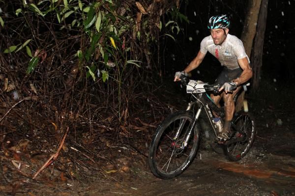 Sid Taberlay on his way to winning the elite men's race