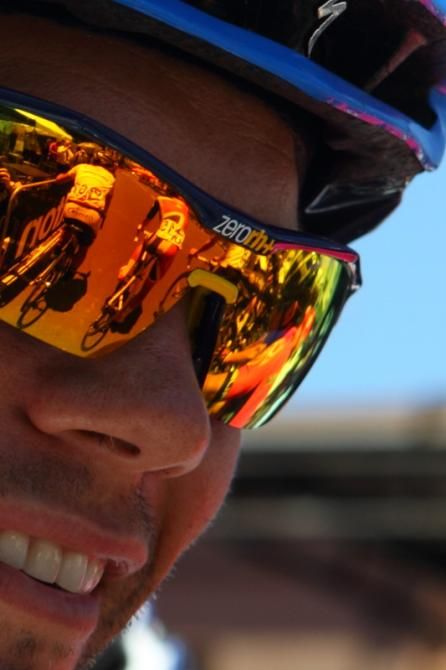 Johnathan Cantwell (BikeBug), behind Caleb Ewan - he had the leader's back
