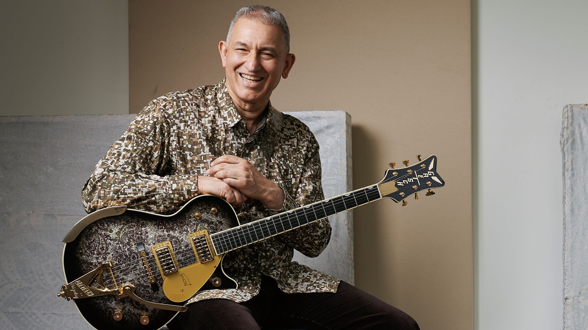 Guitar World: Handed a ’59 Les Paul: “That’s yours to play”