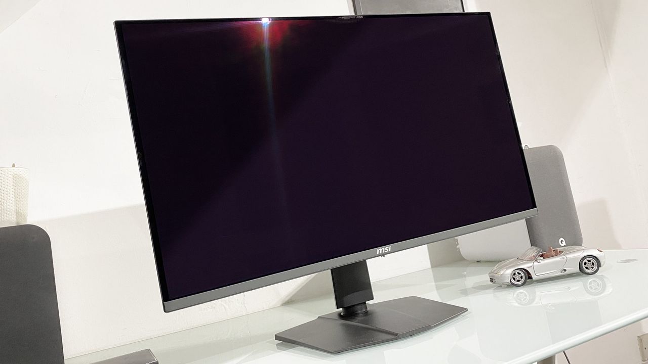MSI MPG 322URX