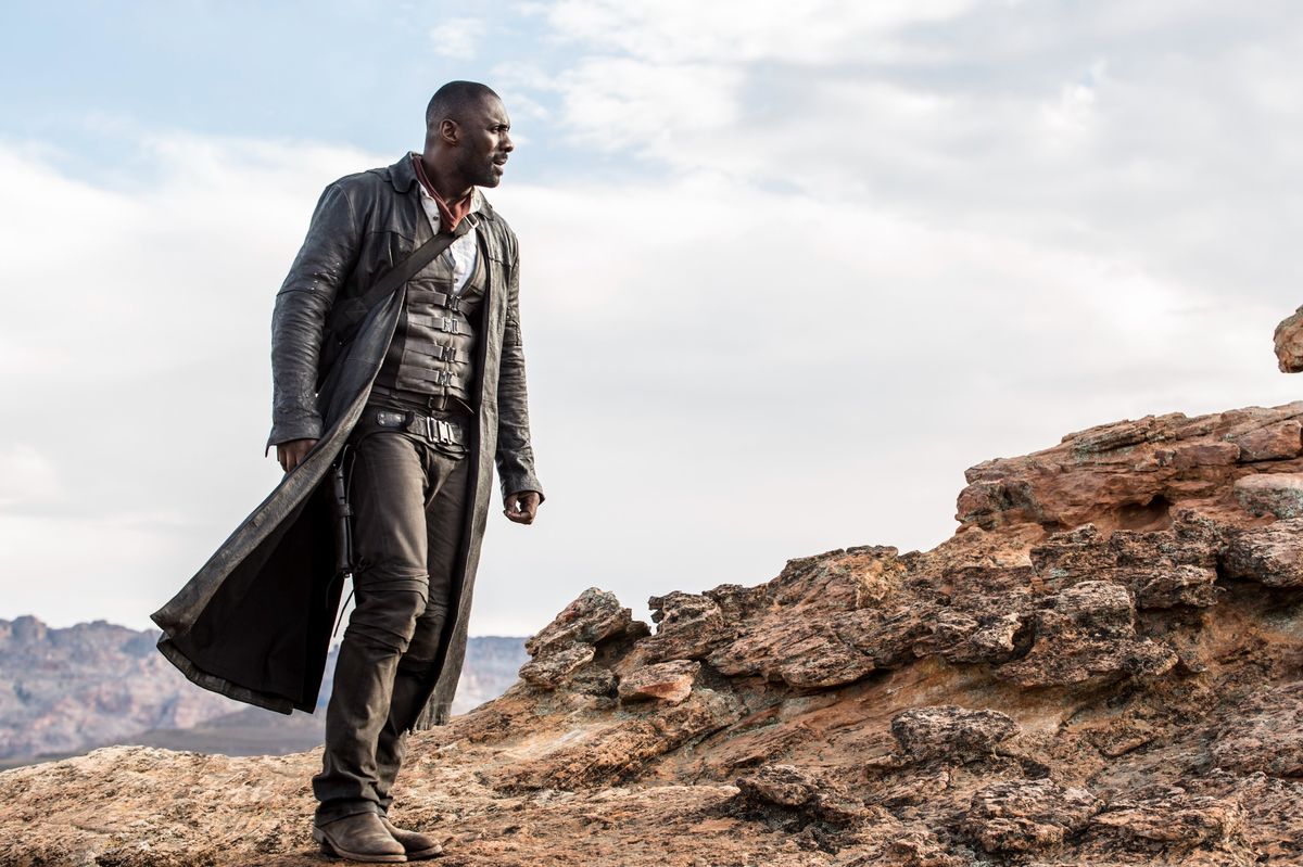 idris elba as the gunslinger in the dark tower (2017)