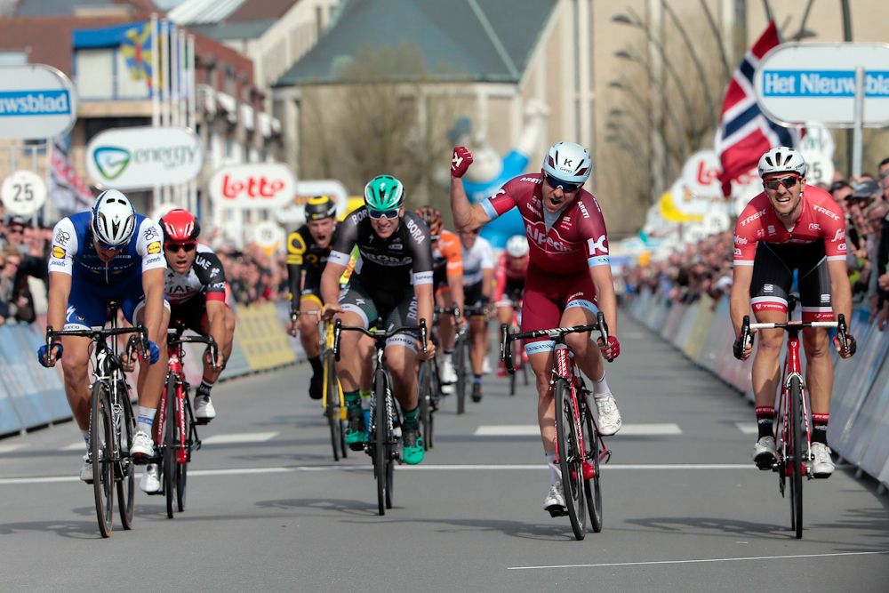 Alexander Kristoff wins stage 2 at Three Days of De Panne