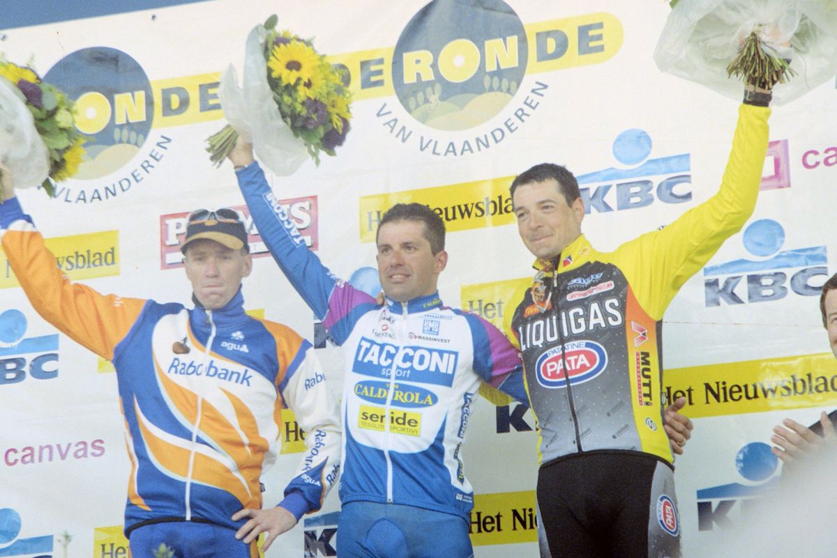 Gianluca Bortolami (Tacconi Sport&ndash;Vini Caldirola) on the top step of the 2001 Ronde podium