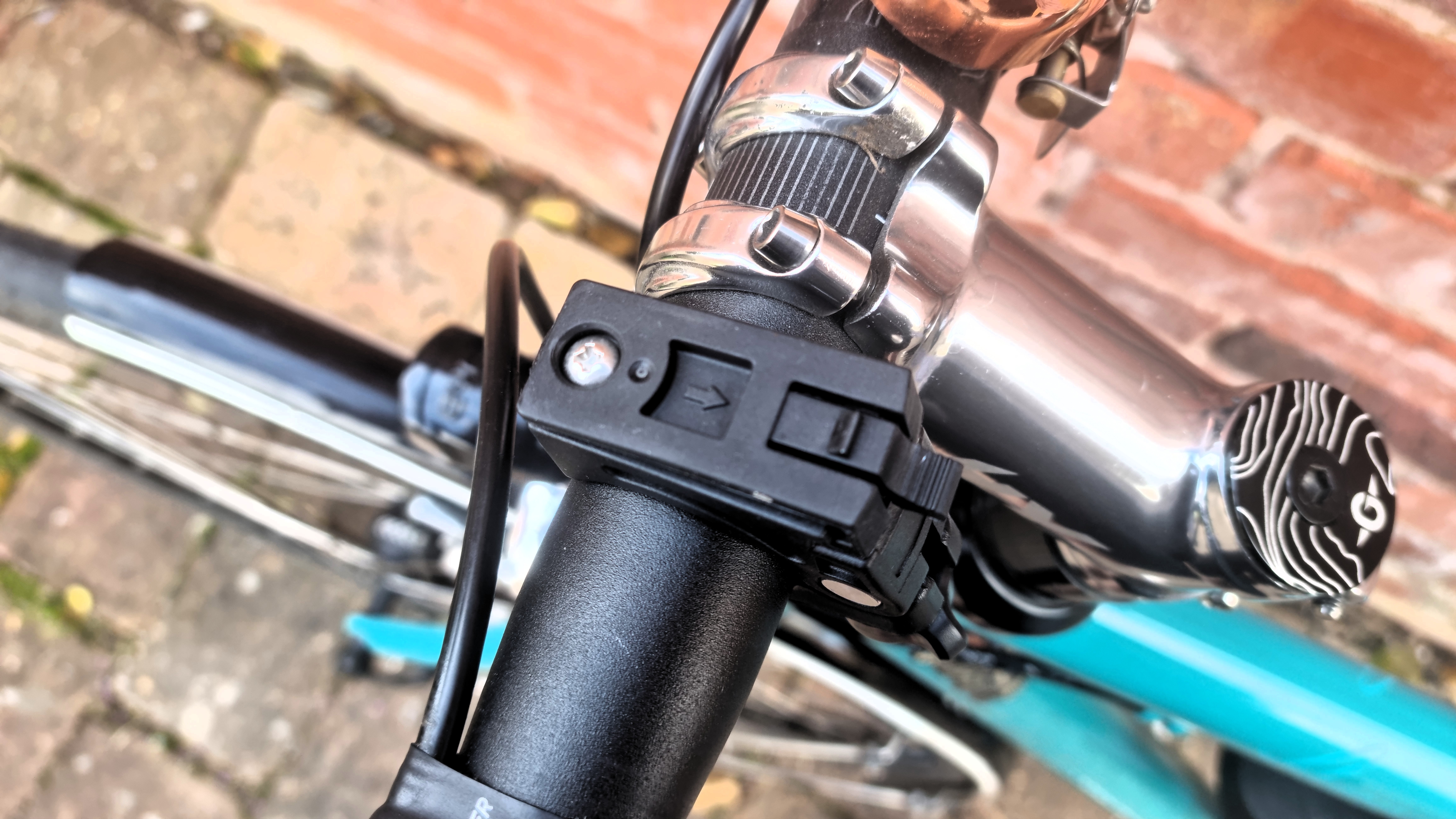 A close up of the PDW City Rover 700 mount with the top plate in place