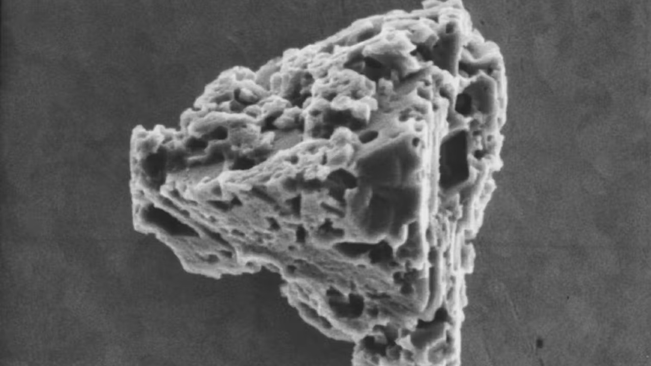  Ancient grains of dust from space can be found on Earth − and provide clues about the life cycle of stars 