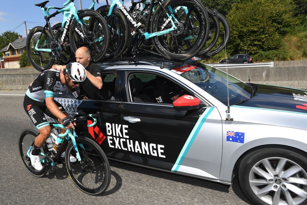 MONFORTE DE LEMOS SPAIN SEPTEMBER 03 Michael Matthews of Australia and Team BikeExchange suffers a mechanical problem during the 76th Tour of Spain 2021 Stage 19 a 1912 km stage from Tapia to Monforte de Lemos lavuelta LaVuelta21 on September 03 2021 in Monforte de Lemos Spain Photo by Tim de WaeleGetty Images