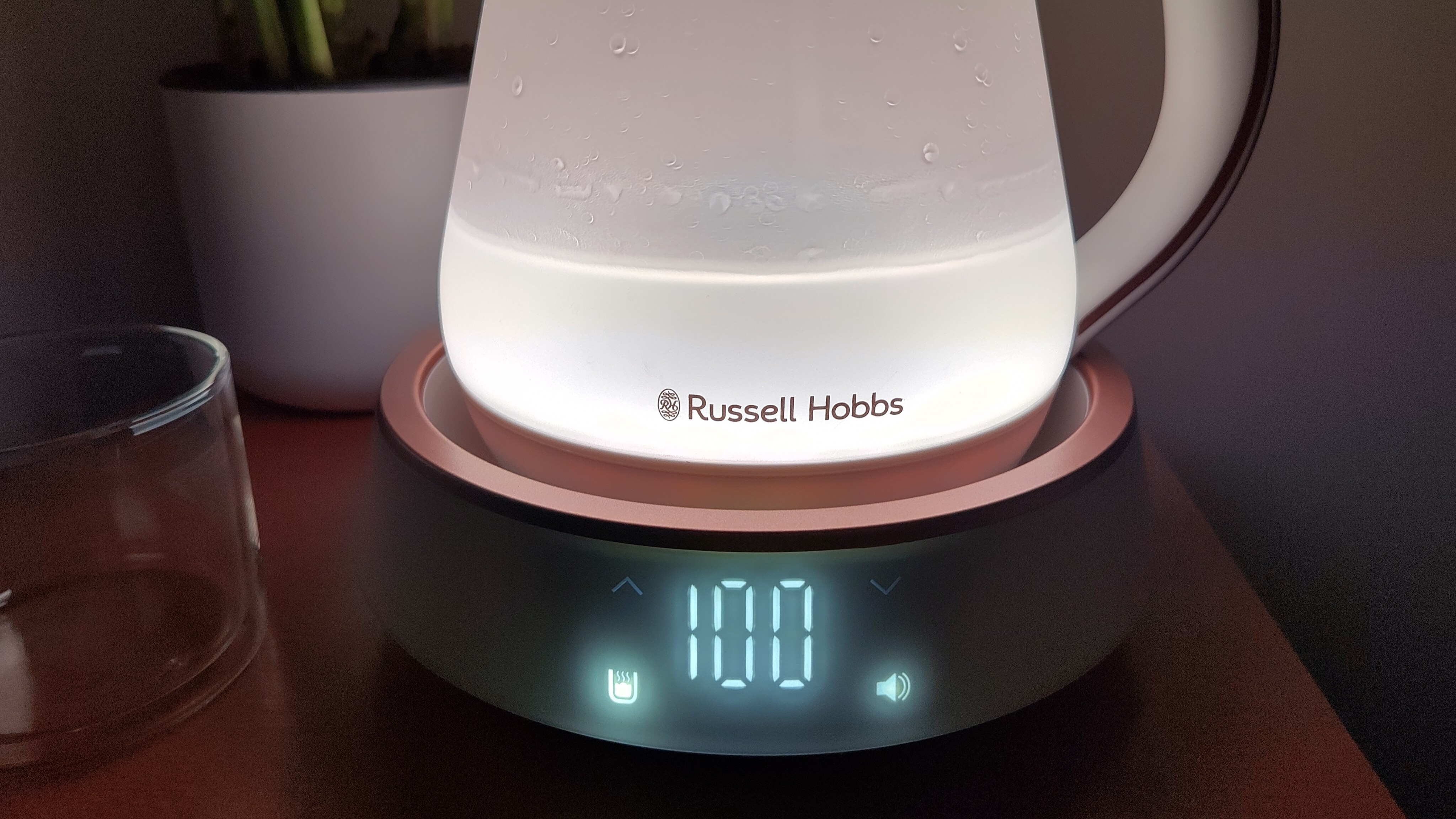 Russell Hobbs Calm Kettle boiling water