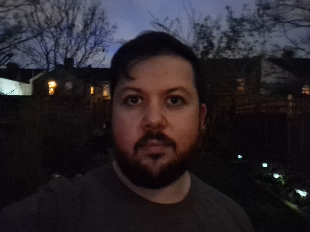 Samsung Galaxy A54 camera sample selfie front low light