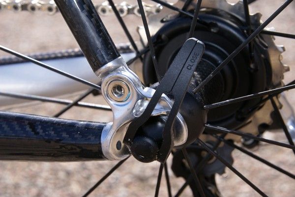 The dropouts are arguably a bit clunky in appearance but they get the job done.