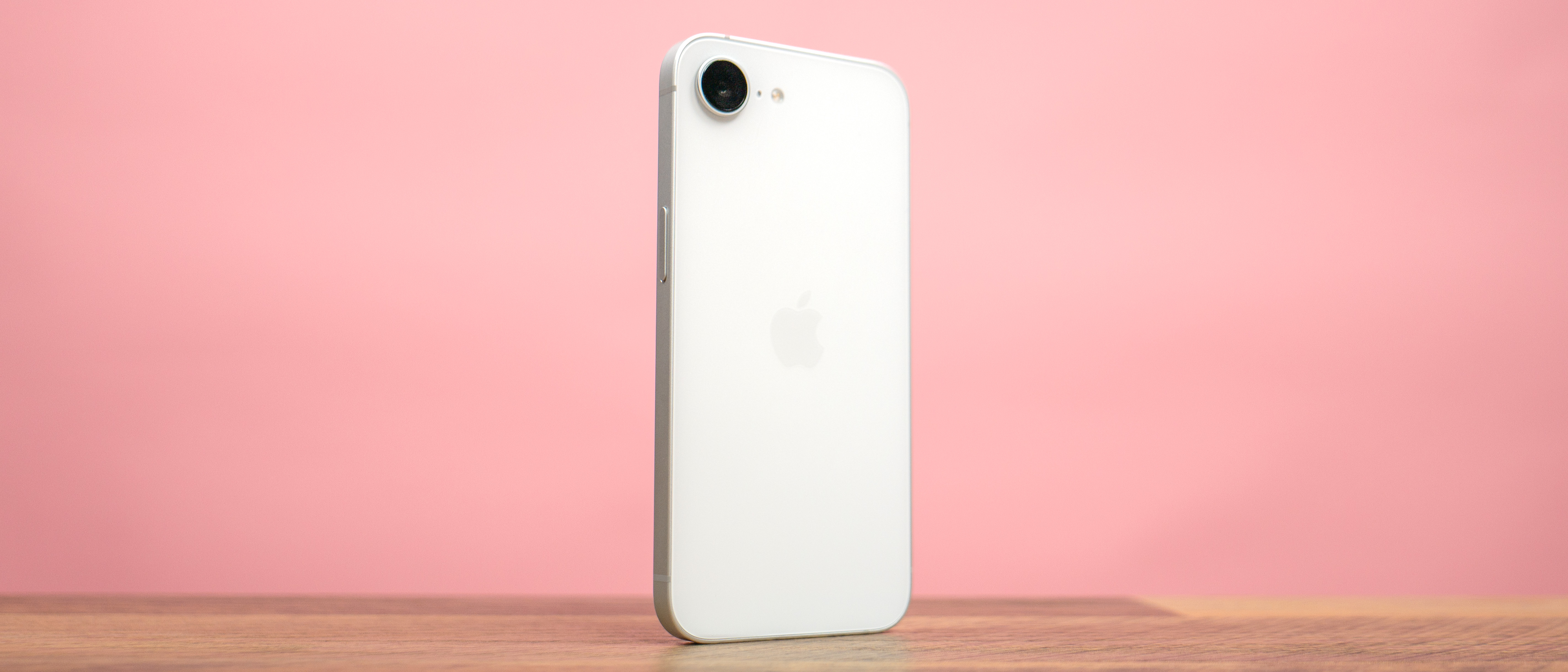 Apple iPhone 17e review.