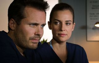 ollie mourns tara in holby city