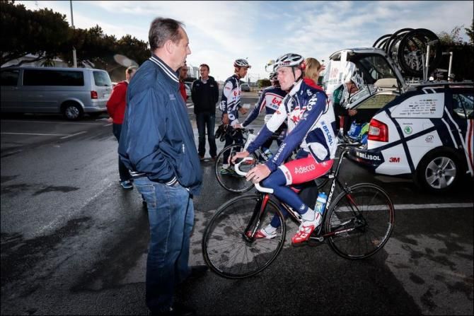 Sports director Herman Frison and Jurgen Van Den Broeck (Lotto Belisol) discuss the day's training