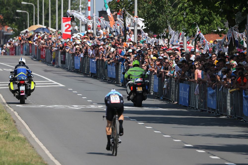 fans line the course in Utrecht.