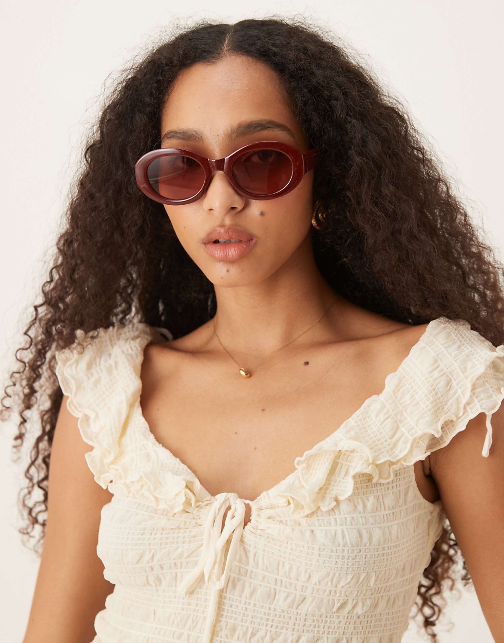 Asos Design Bevelled Chunky Oval Sunglasses in Burgundy