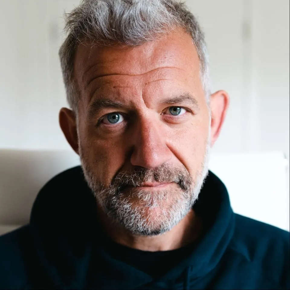 Headshot of Sonos CEO Tom Conrad.