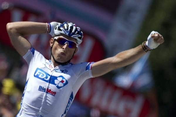 Pierrick F&eacute;drigo (FDJ-BigMat) takes the two-man sprint at the end of stage 15