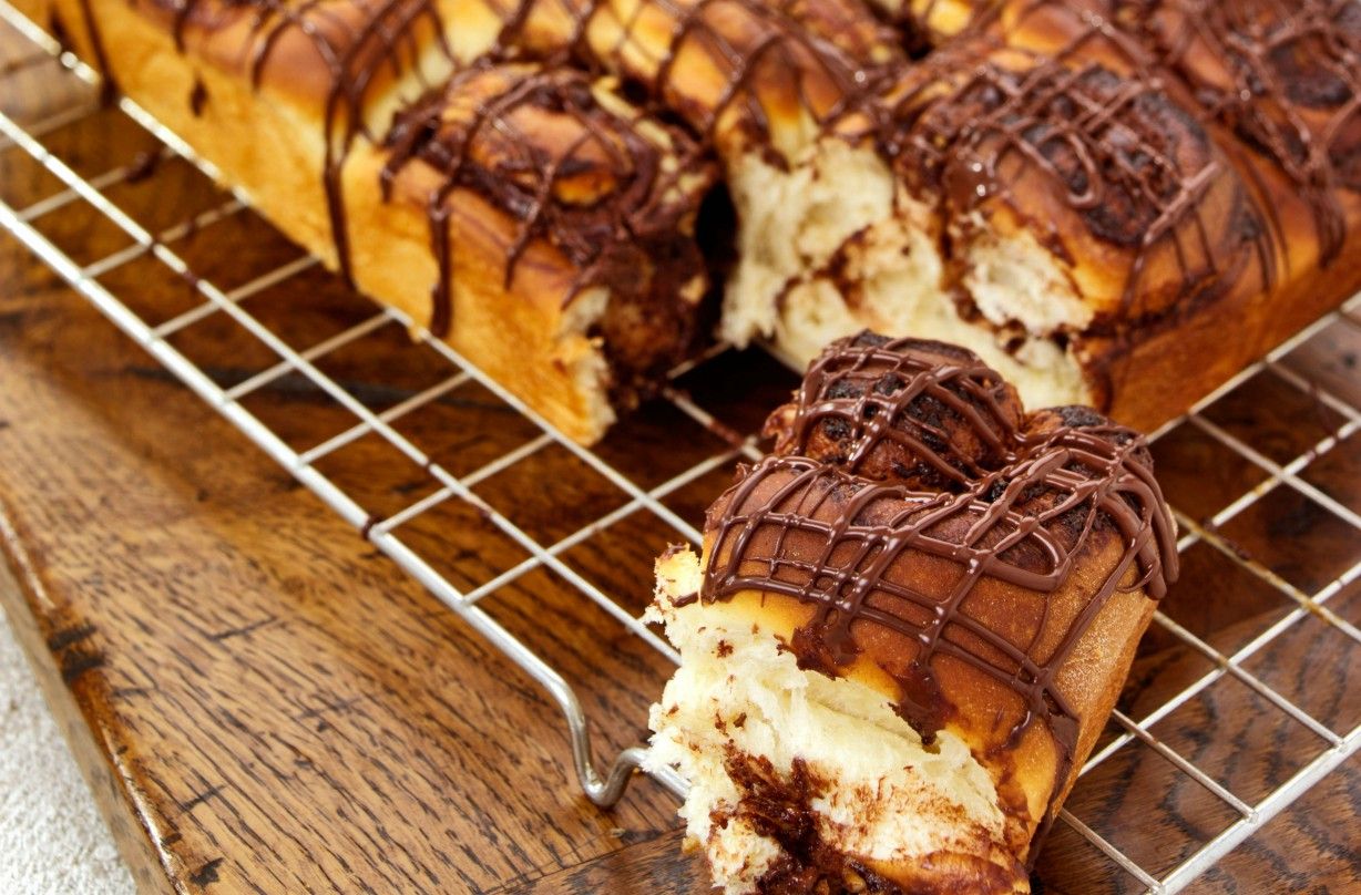 Chocolate chelsea buns