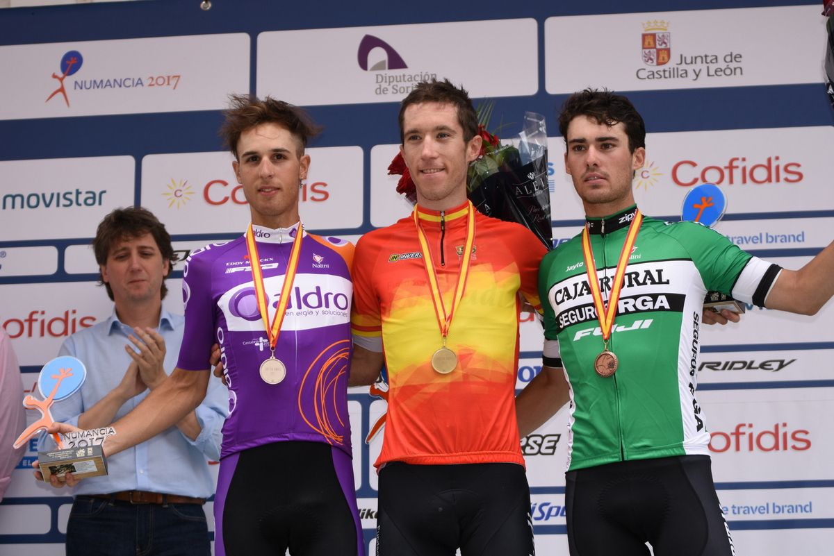 The final podium of the Men&rsquo;s Elite Spanish National Championship Road Race. Left to right: Juan Jos&eacute; Ag&uuml;ero (Aldro Team, silver), Sergio Rodr&iacute;guez (Fundaci&oacute;n Euskadi, gold) and Gonzalo Serrano (Caja Rural-Seguros RGA, bronze)