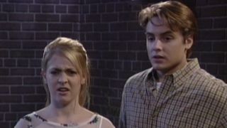 Sabrina Spellman (Melissa Joan Hart) and Eric Matthews (Will Friedle) speak on Boy Meets World