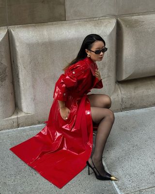 Coat Colour Trends 2024: Influencer wears a bright red coat