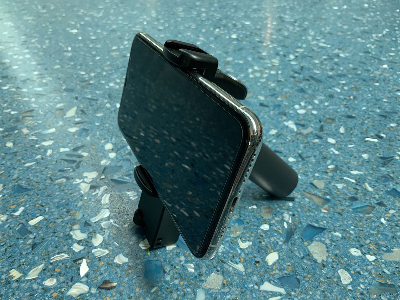 Adonit V-Grip Stand Selfie Stick