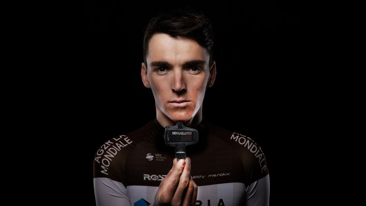 Romain Bardet (AG2R La Mondiale) shows off the new Look Keo Blade Ceramic Carbon