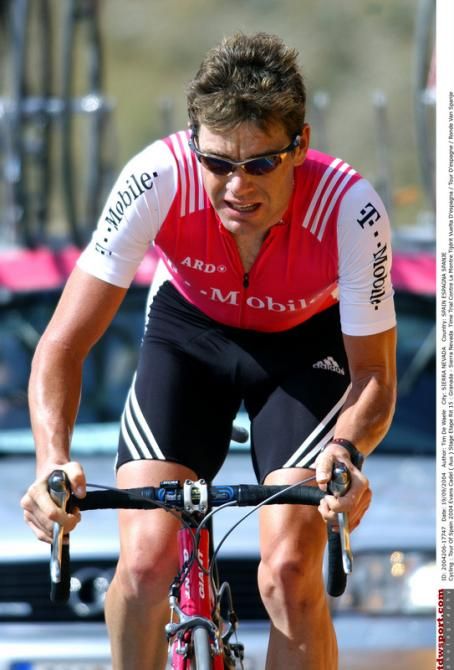Cadel Evans (T-Mobile) at the 2004 Vuelta a Espana