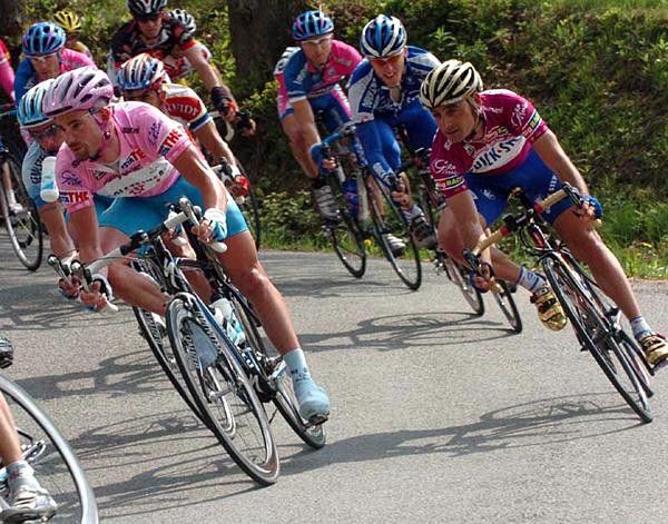 Stefan Schumacher (Gerolsteiner) next to Paolo Bettini (Quick.Step)