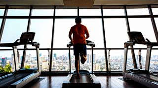 runner on treadmill discovering how to find the motivation to work out