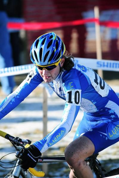 Alison Dunlap (Luna Pro Team) cornering with one lap to go.