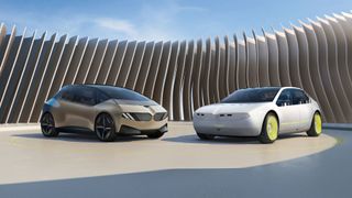 BMW i Vision Circular (2021) and BMW i Vision Dee (2023)
