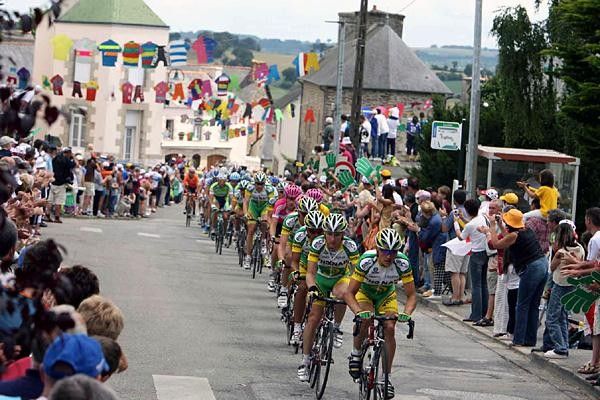 Phonak leads the chase through a Breton village