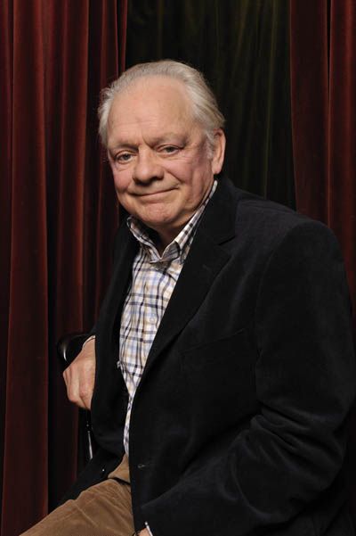 David Jason returns to his amateur dramatic roots