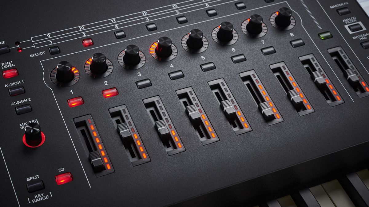 Roland Fantom-8