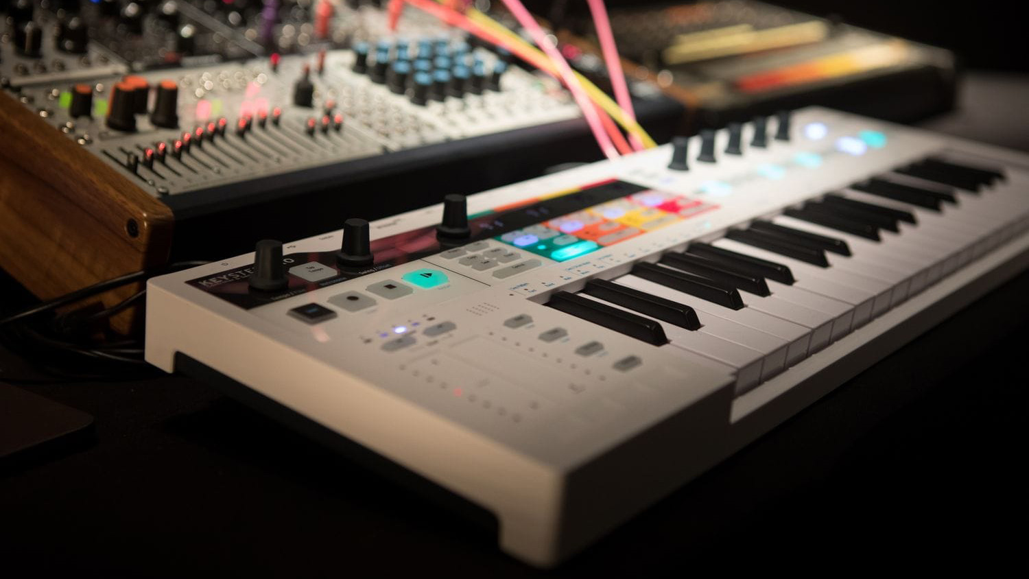 midi keyboards with audio interface