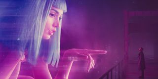 Blade Runner 2049 A hologram points out to Officer K