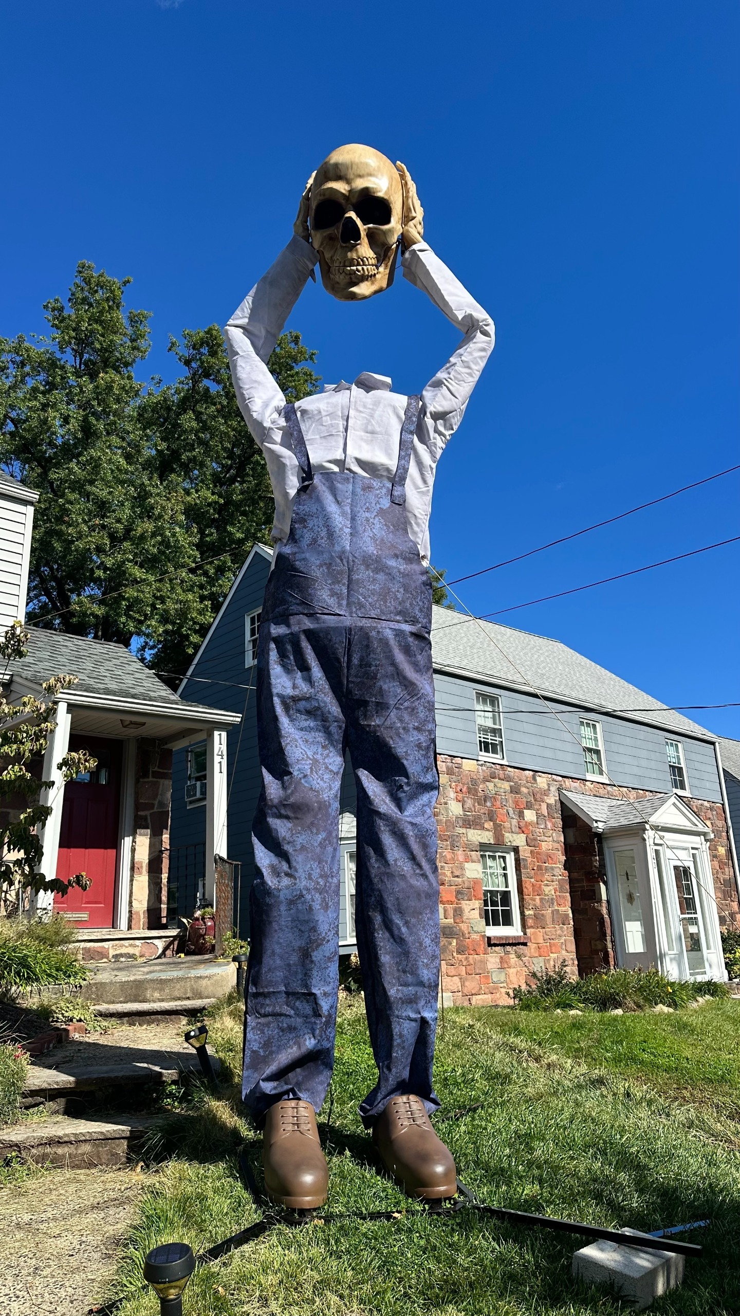 Lowe's 15-foot skeleton
