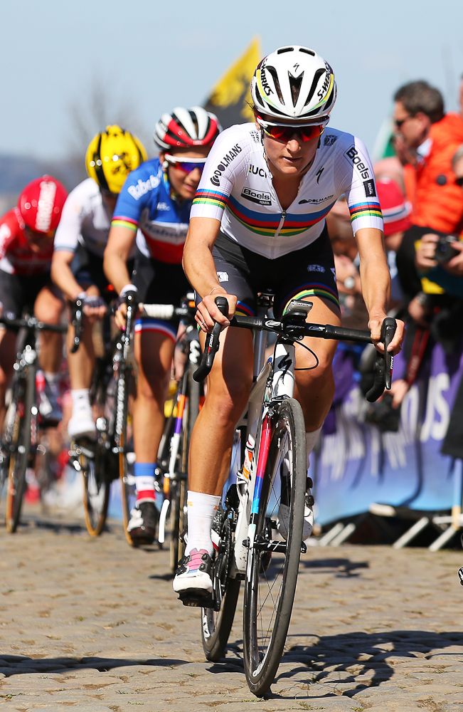 Lizzie Armitstead on her way to the Tour of Flanders win