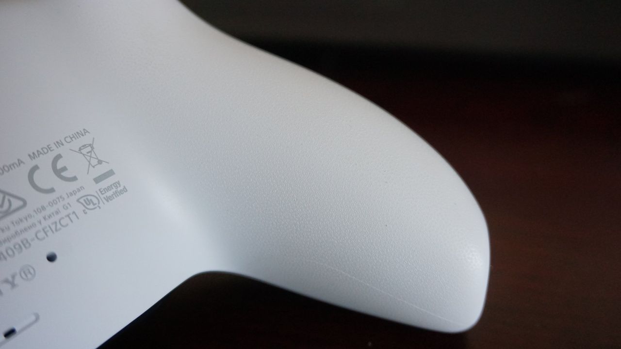 (After) Dualsense grip clean