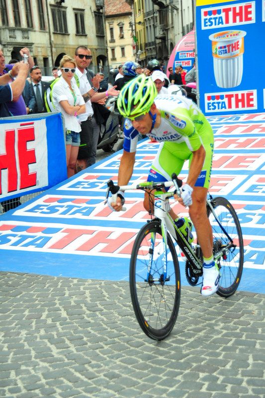 Vincenzo Nibali would inherit Alberto Contador's stage 16 time trial from 2011