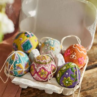 Felt Easter Egg Ornament Carton