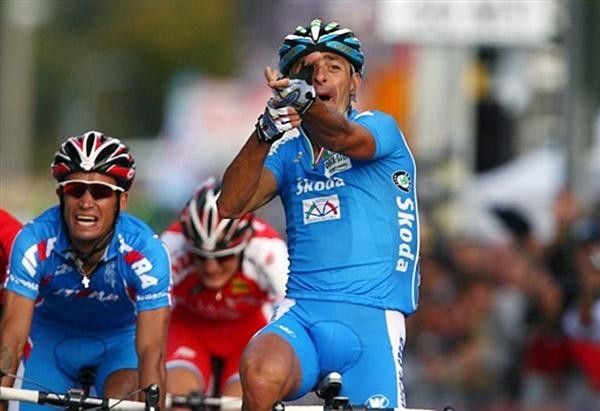 Paolo Bettini fires his shot