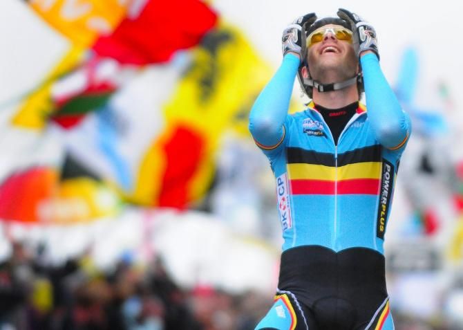 Neils Albert winning the World Championship in Koksijde, Belgium