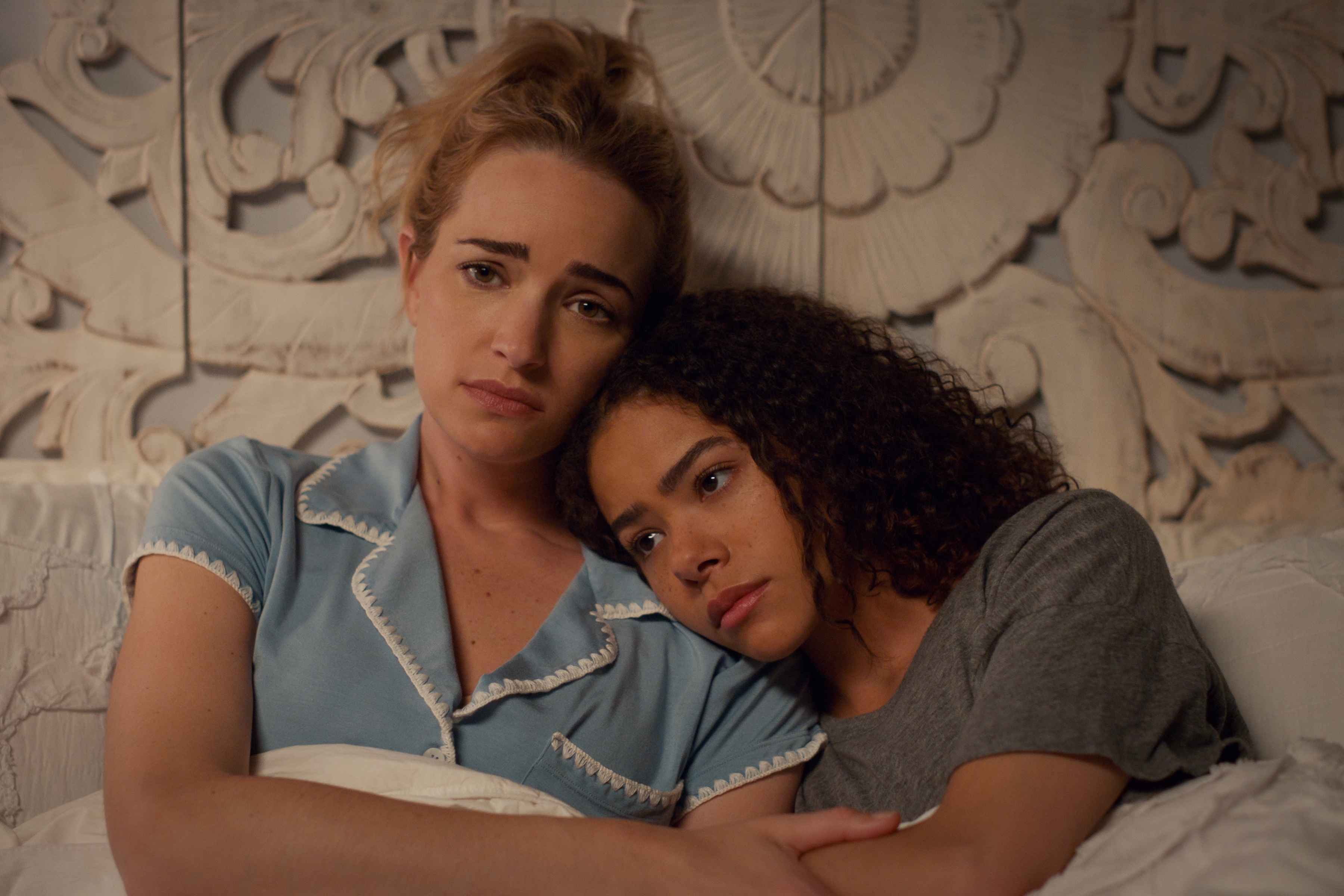 Brianne Howey as Georgia Miller, Antonia Gentry as Ginny Miller in episode 304 of Ginny & Georgia.