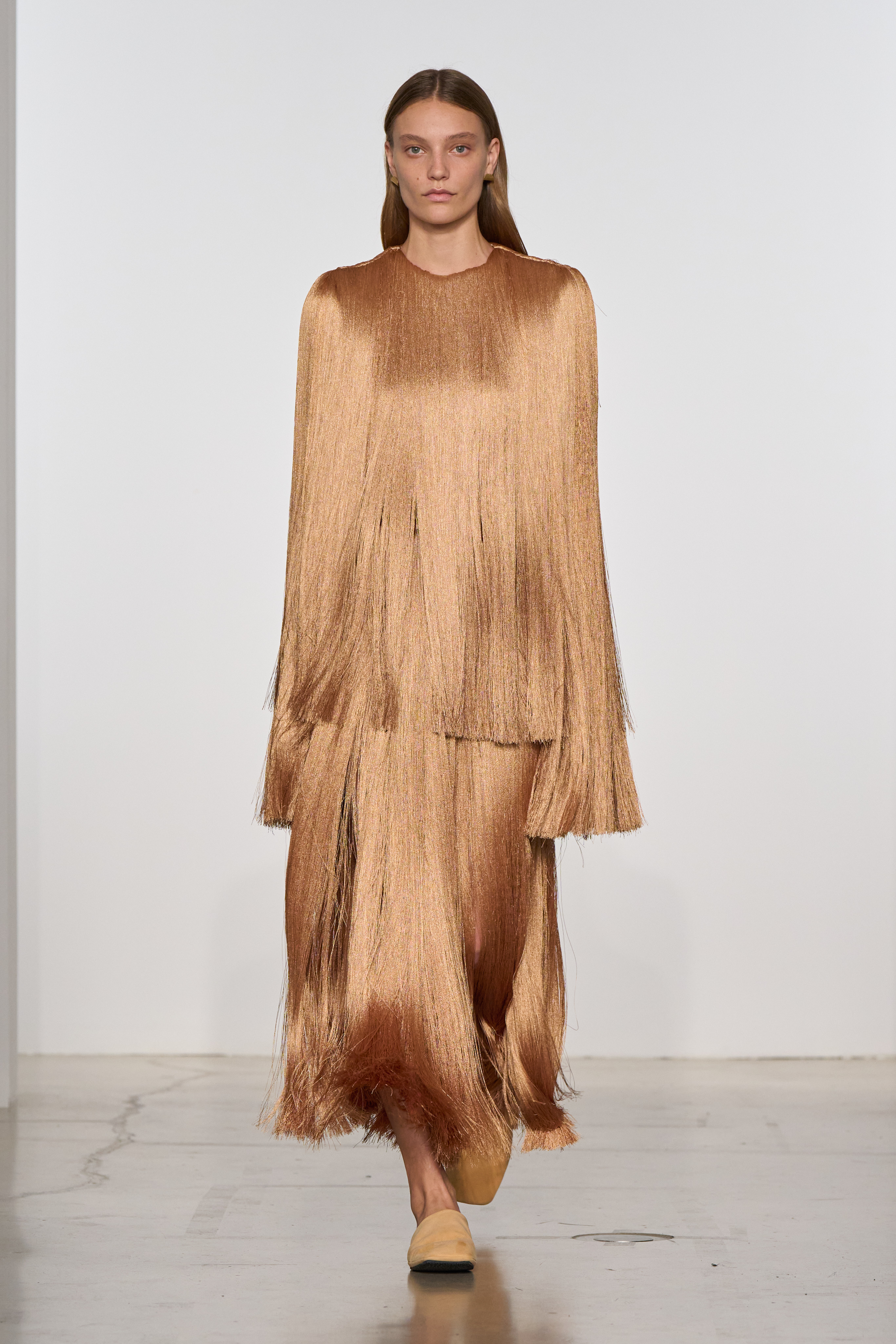 A model walks the calvin klein S/S 26 runway show.
