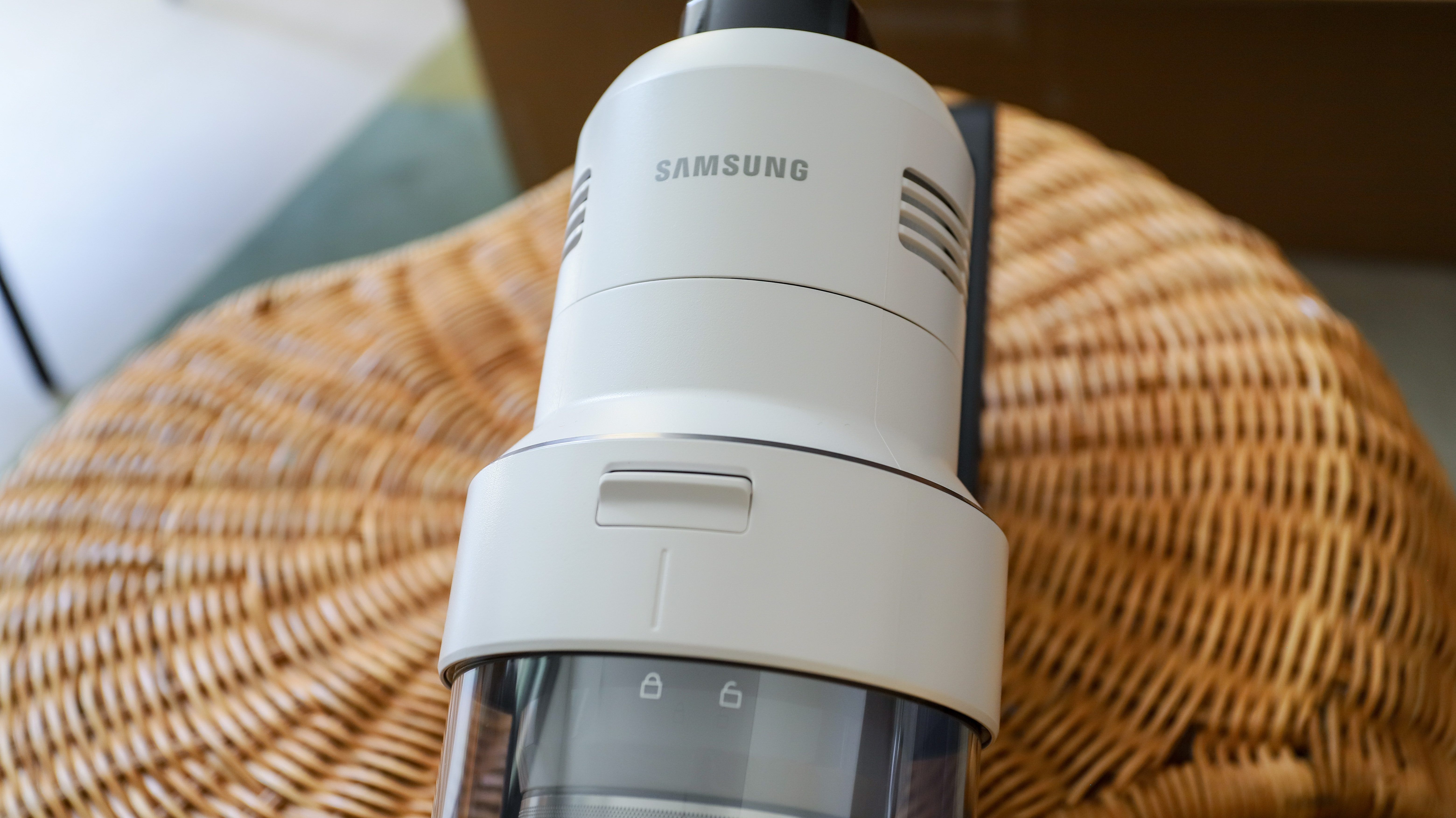 Samsung branding on the Bespoke Jet AI filter casing